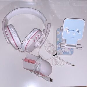 Headphones, Mouse, and phone stand with charger (type-C)